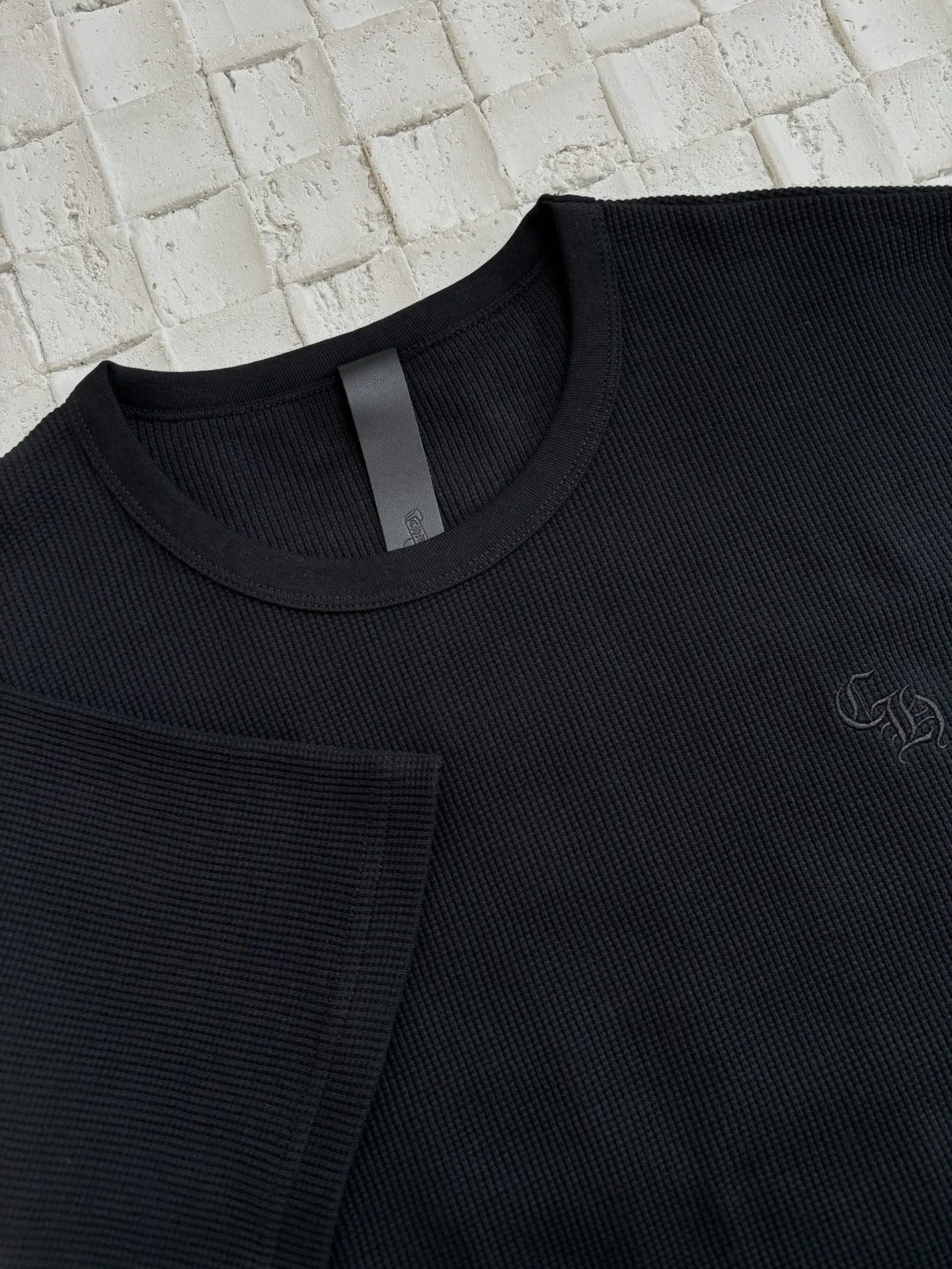🅿️280 Come Hearts*/Cro Hearts 25Ss new embroidered waffle short sleeves. The fabric is made of 250G pure cotton waffle. The upper body is comfortable. The chest embroidery is made of imported embroidery machines. Precision work. The leather tag is made of imported lambskin. Size: S/M/L